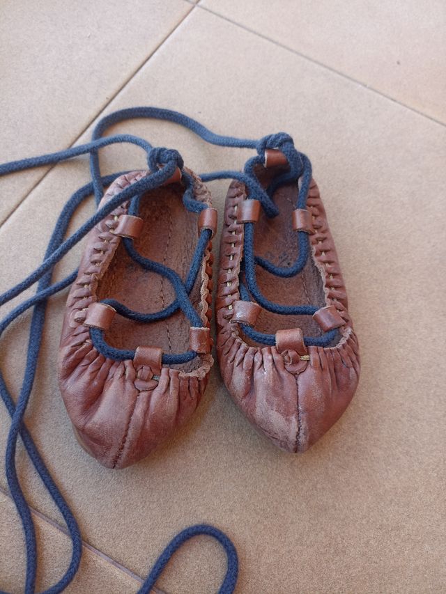 Albarca infantil piel marrón talla 22 con suela