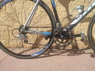 Bicicleta de carretera GT