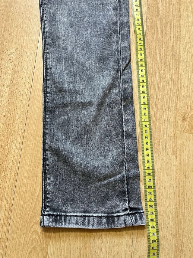 Pantalón skinny Pull&Bear gris