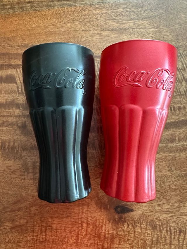 Vasos Coca Cola Negros y Rojos