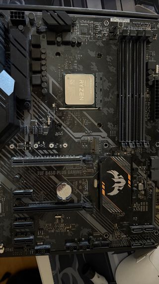 Placa Base ASUS TUF B450-PLUS GAMING + Ryzen5 3600
