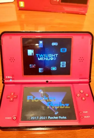 Nintendo DSi XL 25 Aniversario Roja