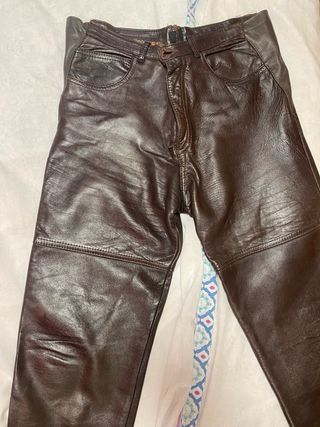 Pantalón de piel marrón