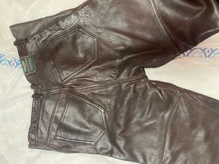 Pantalón de piel marrón