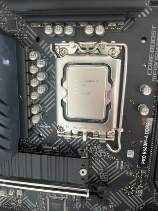 Procesador Intel i7 12700 y placa MSI PRO B660M-A