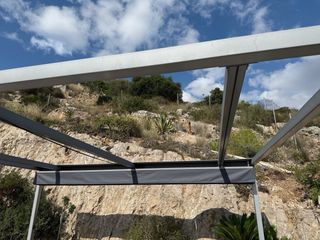 Pérgola de aluminio con toldo