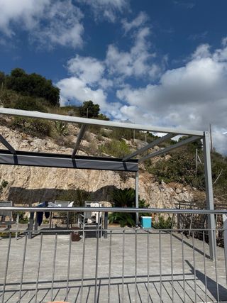 Pérgola de aluminio con toldo