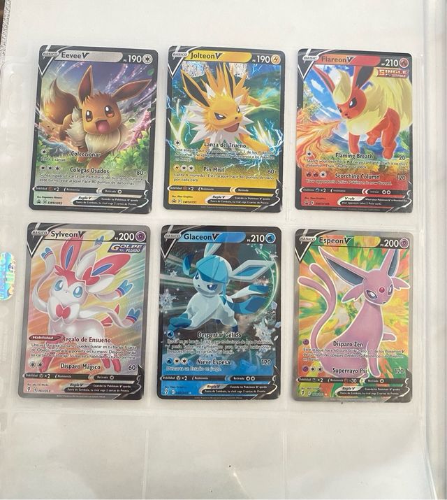 Cartas Pokémon V: Eevee, Jolteon, Flareon, Sylveon