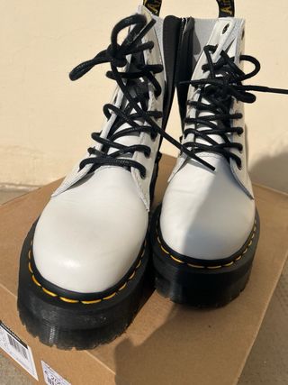 Dr. Martens bianche platform nuove