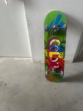 Monopatín Skateboard Diseño Colorido
