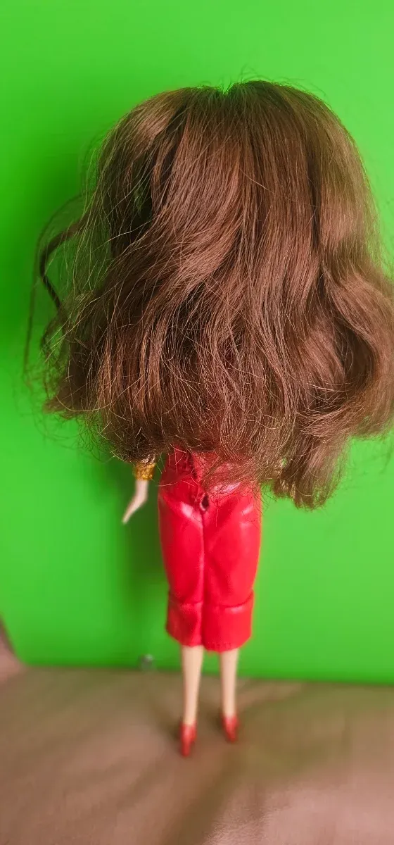 Antigua Muñeca estilo Moxie