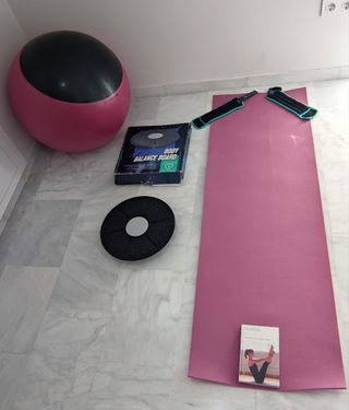 LOTE ARTÍCULOS ENTRENAMIENTO PILETES, YOGA EN CASA