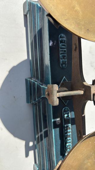 Balanza antigua Force en perfecto estado