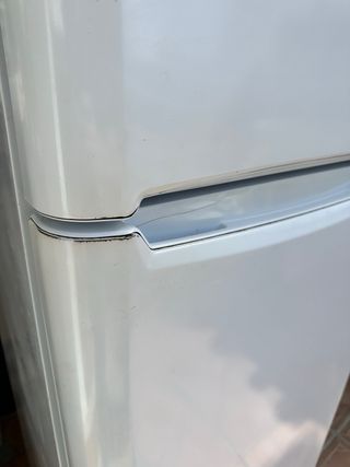 Nevera Indesit blanca