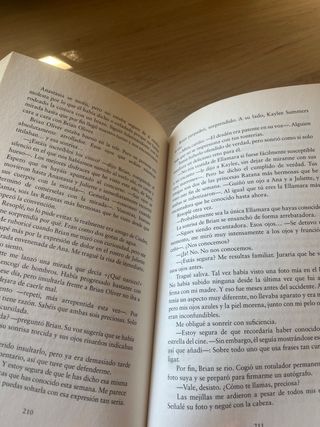 Libro Cinder y Ella de Kelly Oram