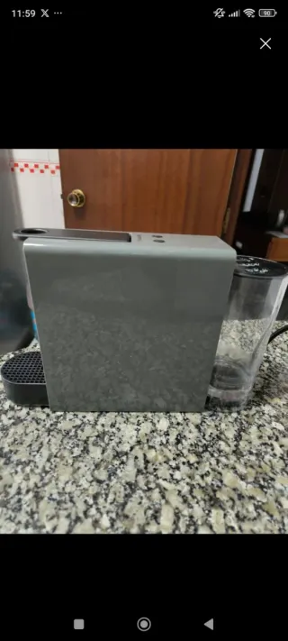Cafetera Nespresso Krups Essenza Mini