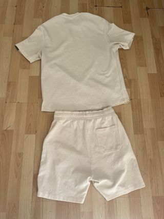 Conjunto beige camiseta y shorts Zara 
