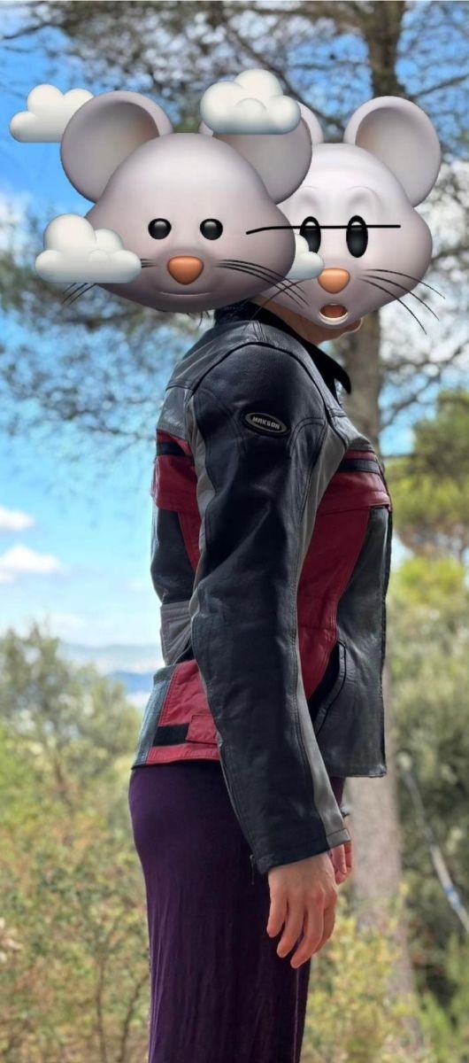 Chaqueta Moto Mujer Negra y Roja poco uso