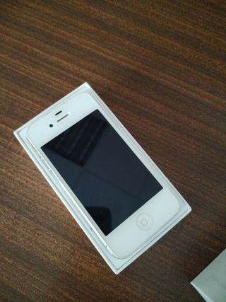 iPhone 4s e Huawei - Argento e bianco
