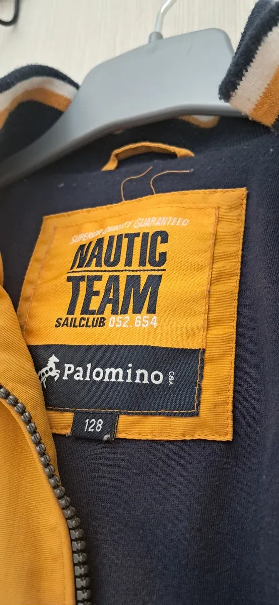 Chaqueta amarilla con estampado Brooklyn