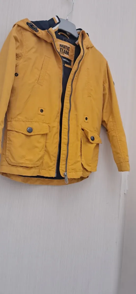 Chaqueta amarilla con estampado Brooklyn