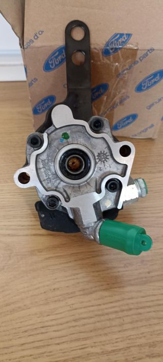 Bomba Servodirección Ford Mondeo XS71J-3A674-BF