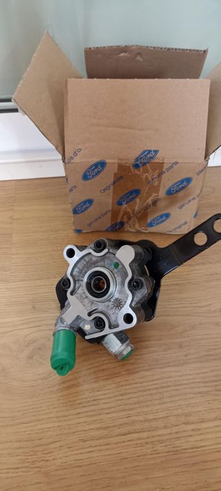 Bomba Servodirección Ford Mondeo XS71J-3A674-BF