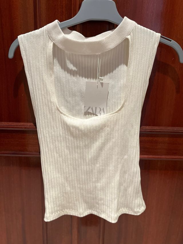Top Zara blanco escote cuadrado