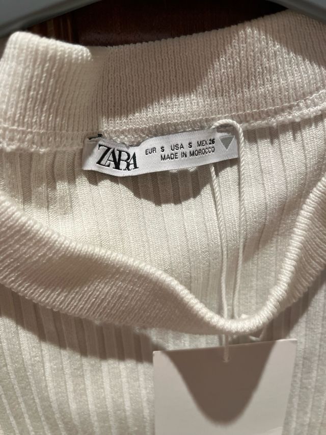 Top Zara blanco escote cuadrado