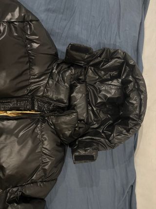 Chaqueta de invierno negra brillante