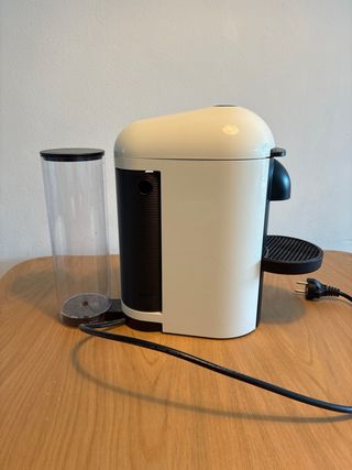 Cafetera Nespresso Vertuo Plus Blanca