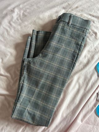 Pantalón pitillo Zara cuadros