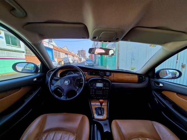 Jaguar X-Type 2.5 V6 Executive 4x4 – IMPECABLE