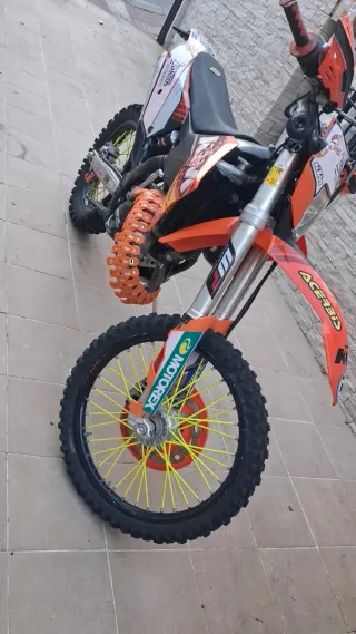 KTM 125cc Moto de Cross
