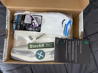 Jordan 3 Blancas Plateadas + Llavero
