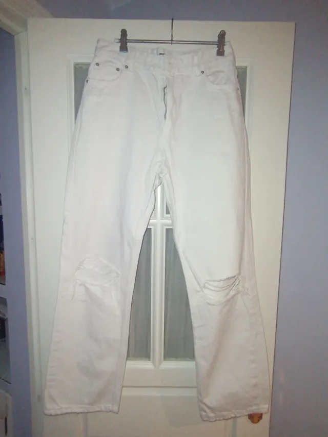 Vaqueros Bershka blancos rotos Talla 40