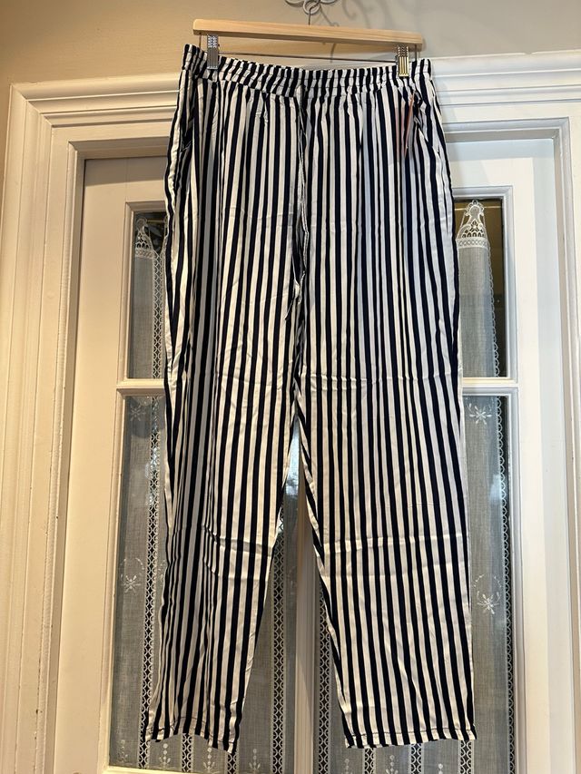 Pantalón rayas azul y blanco