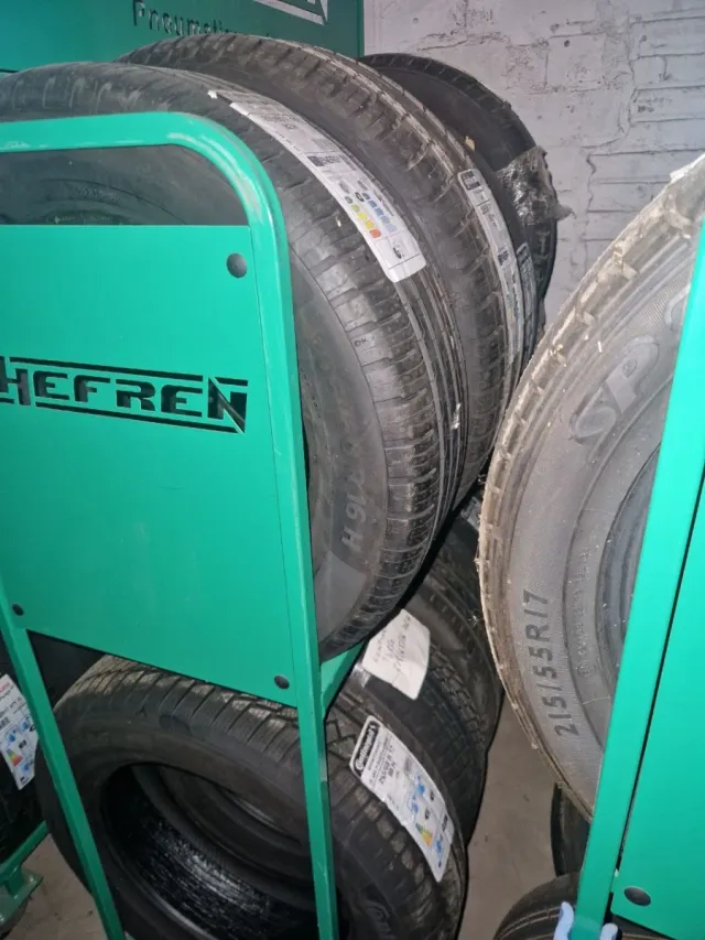 Lote 256 Neumáticos Nuevos marcas premium a 2700e