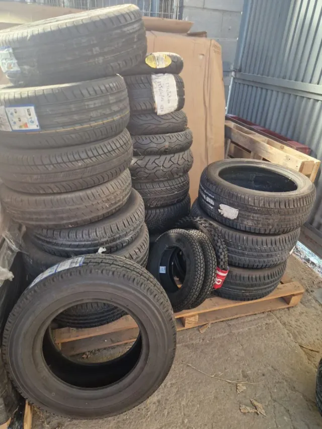 Lote 256 Neumáticos Nuevos marcas premium a 2700e