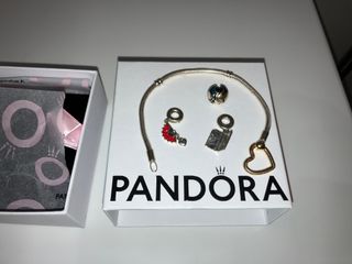 Pulsera Pandora con 3 charms