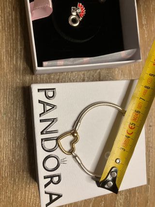 Pulsera Pandora con 3 charms