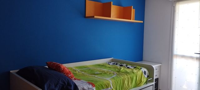 Cama nido con cajones, escritorio y estantería