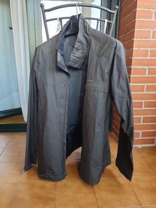Abrigo Quechua Gris