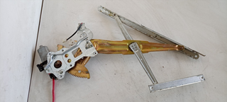ELEVALUNAS DELANTERO IZQUIERDO MITSUBISHI MONTERO