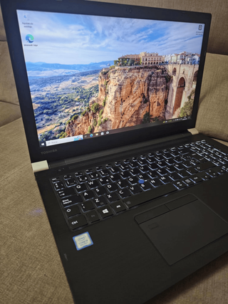 Portátil Toshiba i5 8ª Gen SSD