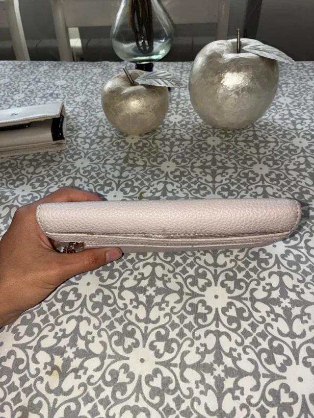 Cartera Guess rosa/beige