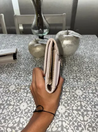 Cartera Guess rosa/beige