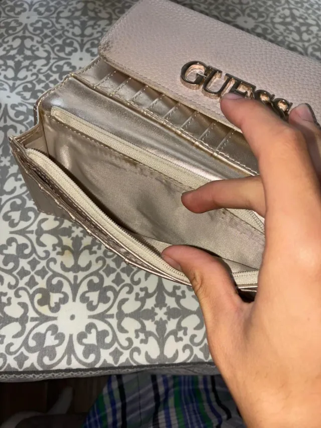 Cartera Guess rosa/beige