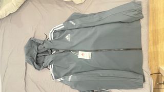 Chándal Adidas Gris con Capucha