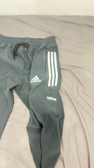 Chándal Adidas Gris con Capucha